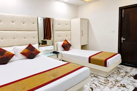 Modern Twin-Bed Hotel Room